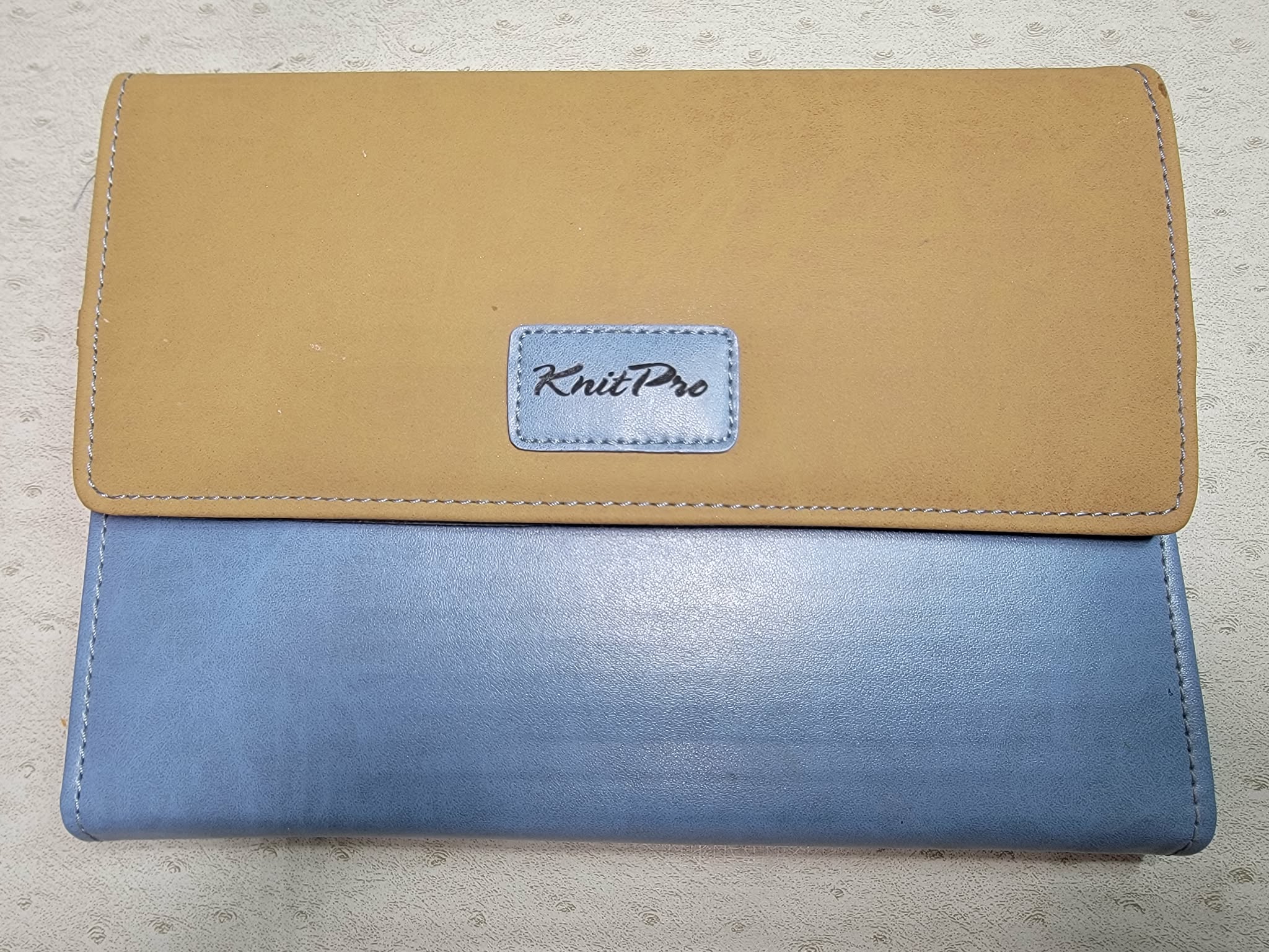 Estuche cerrado para organizar agujas intercambiables KnitPro